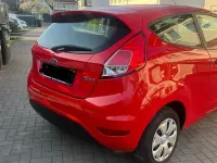 Gebraucht Ford Fiesta Ambiente 60 PS (44 kW) 2016 Rot Kleinwagen