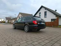 Gebraucht Skoda Superb 140 PS (102 kW) 2015 Schwarz Kombi
