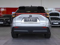 Gebraucht Toyota bZ4X Basis 160 kW (218 PS) 2022 Cosmicsilber metallic/ dach schwarz SUV