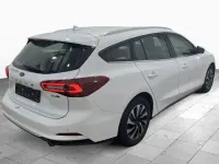 Gebraucht Ford Focus Style 125 PS (91 kW) 2022 Frozen white Kombi