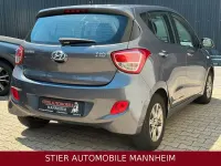 Gebraucht Hyundai i10 Edition 67 PS (49 kW) 2015 Grau Kleinwagen
