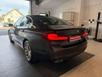 Gebraucht BMW 520 190 PS (139 kW) 2023 Sophistograu brillanteffekt Limousine