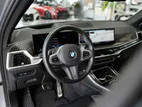 Gebraucht BMW X5 M Sport 298 PS (219 kW) 2024 Frozen pure grey SUV