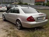 Gebraucht Mercedes E220 Elegance 150 PS (110 kW) 2003 Silber Limousine