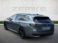 Gebraucht VW Passat R-line 150 PS (110 kW) 2025 Grau Kombi