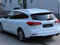 Używany Ford Focus Cool & Connect 150 KM (110 kW) 2019 Biały Kombi