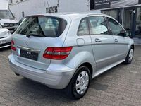 Gebraucht Mercedes B150 95 PS (69 kW) 2006 Silber Van / Kleinbus