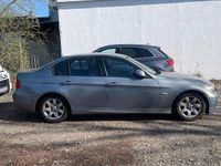 Gebraucht BMW 318 143 PS (105 kW) 2007 Blau Limousine