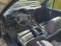 Gebraucht BMW 318 113 PS (83 kW) 1993 Schwarz Cabrio