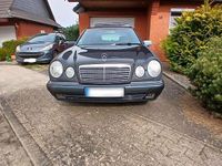 Gebraucht Mercedes E200 Elegance 136 PS (100 kW) 1997 Schwarz Limousine