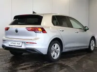 Gebraucht VW Golf VIII Life 150 PS (110 kW) 2023 Silber Limousine