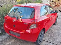 Gebraucht Toyota Yaris Cool 69 PS (50 kW) 2007 Rot Limousine