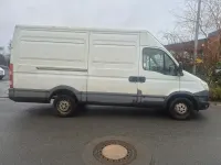Gebraucht Iveco Daily 126 PS (92 kW) 2012 Weiß Van / Kleinbus
