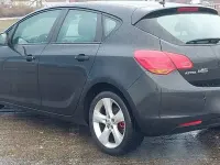 Gebraucht Opel Astra 110 PS (80 kW) 2011 Schwarz Kombi