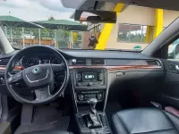Używany Skoda Superb Elegance 140 KM (102 kW) 2012 Srebrny Sedan/Limuzyna