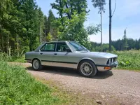 Gebraucht BMW 520 125 PS (91 kW) 1984 Silber Limousine