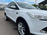 Gebraucht Ford Kuga 149 PS (109 kW) 2015 Weiß SUV