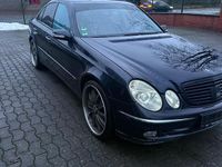 Gebraucht Mercedes E500 306 PS (225 kW) 2002 Blau Limousine