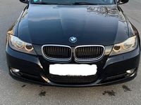Gebraucht BMW 318 143 PS (105 kW) 2010 Schwarz Kombi