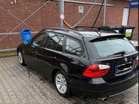Gebraucht BMW 318 143 PS (105 kW) 2007 Schwarz Kombi