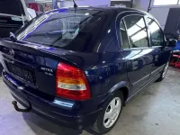 Second-hand Opel Astra Basis 84 CP (61 kW) 2000 Albastru Hatchback