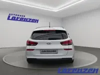 Gebraucht Hyundai i30 Advanced 101 PS (74 kW) 2020 Weiss Kombi