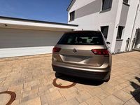 Gebraucht VW Tiguan Sound 150 PS (110 kW) 2017 Gold SUV