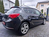 Gebraucht Opel Astra Style 140 PS (102 kW) 2015 Schwarz Limousine