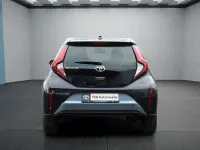 Neu Toyota Aygo X 72 PS (52 kW) 2026 Grau SUV