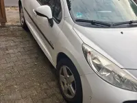Gebraucht Peugeot 207 90 PS (66 kW) 2009 Weiß Limousine