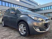Gebraucht Hyundai ix20 Style 125 PS (91 kW) 2012 Grau Kleinwagen