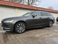 Gebraucht Volvo V90 Momentum 150 PS (110 kW) 2020 Grau Kombi