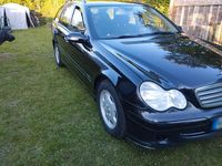 Gebraucht Mercedes 220 150 PS (110 kW) 2005 Schwarz Kombi