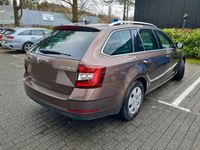 gebraucht Skoda Octavia 1.6 TDI Style DSG_LED_NAVI_TEILLEDER*36