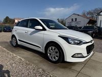 Gebraucht Hyundai i20 Sport 75 PS (55 kW) 2017 Weiß Limousine