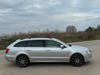 Gebraucht Skoda Superb 140 PS (102 kW) 2013 Grau Limousine