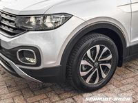 Gebraucht VW T-Cross Active 110 PS (80 kW) 2022 Reflexsilber (silber) SUV