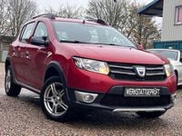 Gebraucht Dacia Sandero Prestige 90 PS (66 kW) 2015 Rot Limousine