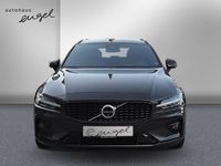 Gebraucht Volvo V60 Plus 197 PS (144 kW) 2023 Platinum grey / metallic Kombi