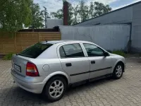Usado Opel Astra 101 HP (74 kW) 2001 Prateado Sedan
