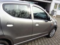 Gebraucht Nissan Pixo Acenta 68 PS (50 kW) 2012 Grau Kleinwagen