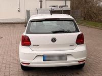 Gebraucht VW Polo 60 PS (44 kW) 2016 Weiß Limousine