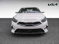 Gebraucht Kia Ceed Vision 140 PS (102 kW) 2025 Deluxeweiss met. (metallic) Kleinwagen