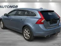 Gebraucht Volvo V60 163 PS (119 kW) 2018 Blau Kombi