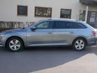 Gebraucht Skoda Superb LAURIN & KLEMENT 200 PS (147 kW) 2021 Silber Kombi