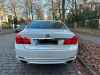 Gebraucht BMW 750 408 PS (300 kW) 2011 Weiß Limousine