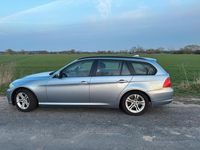 Gebraucht BMW 318 143 PS (105 kW) 2010 Blau Kombi