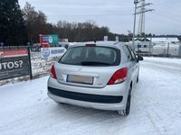 Gebraucht Peugeot 207 73 PS (53 kW) 2011 Silber Kleinwagen
