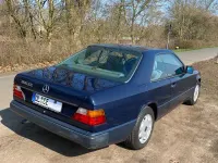 Gebraucht Mercedes E300 179 PS (131 kW) 1989 Blau Coupé