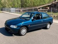 Second-hand Ford Escort 75 CP (55 kW) 1995 Albastru Coupe